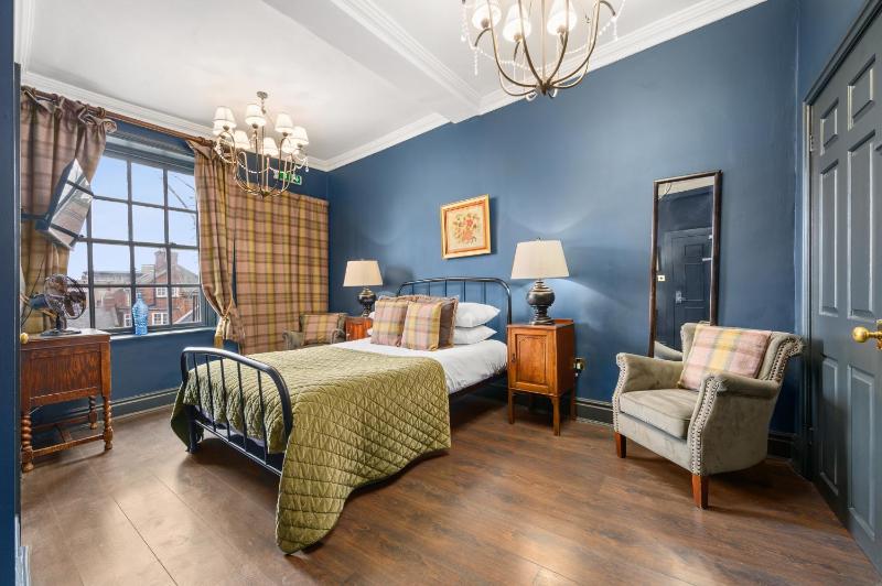 Deluxe Double Room image 1