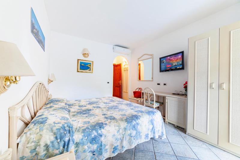 Standard Double Room image 1