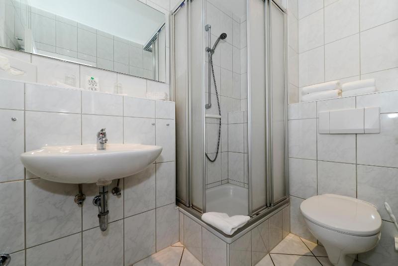 Standard Double Room image 2
