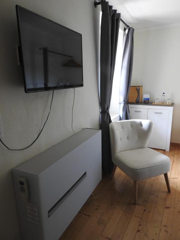 Cozy Double Room image 4