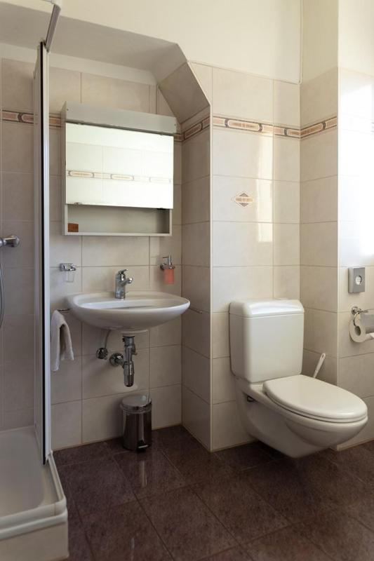 Superior Double Room with Balcony image 4