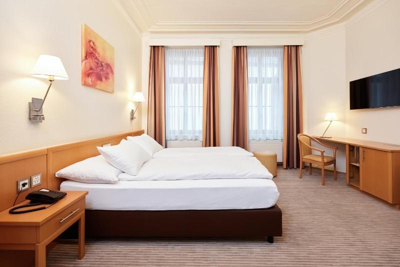 Double Room Grand lit image 3