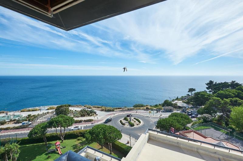 Luxury Ocean View Apartment - image 9