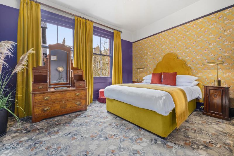 Deluxe Double Room image 1