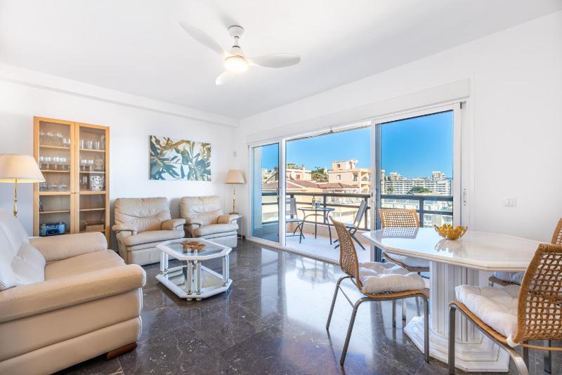 La Carihuela Beachfront II - Comfort Style & Sea Views - image 1