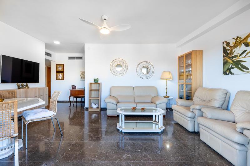 La Carihuela Beachfront II - Comfort Style & Sea Views - image 16