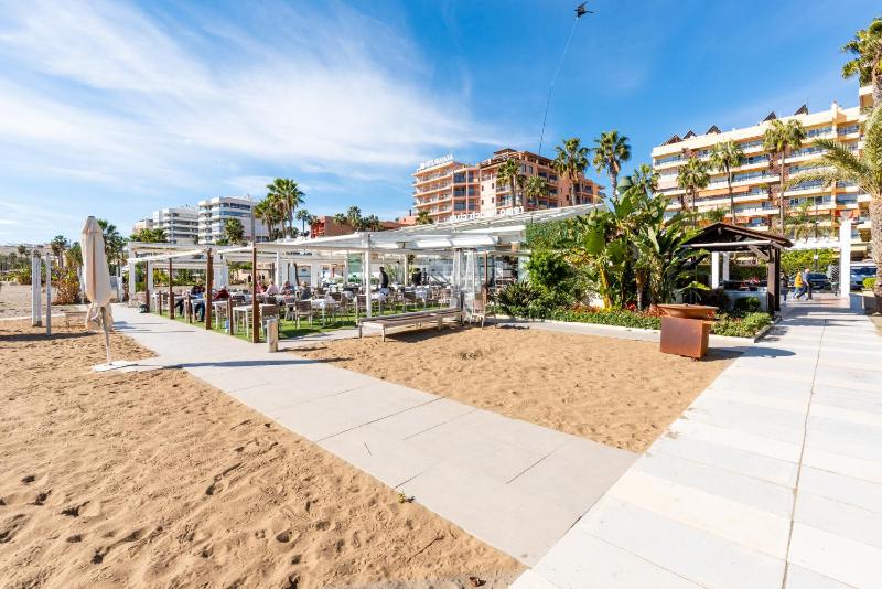 La Carihuela Beachfront II - Comfort Style & Sea Views - image 6