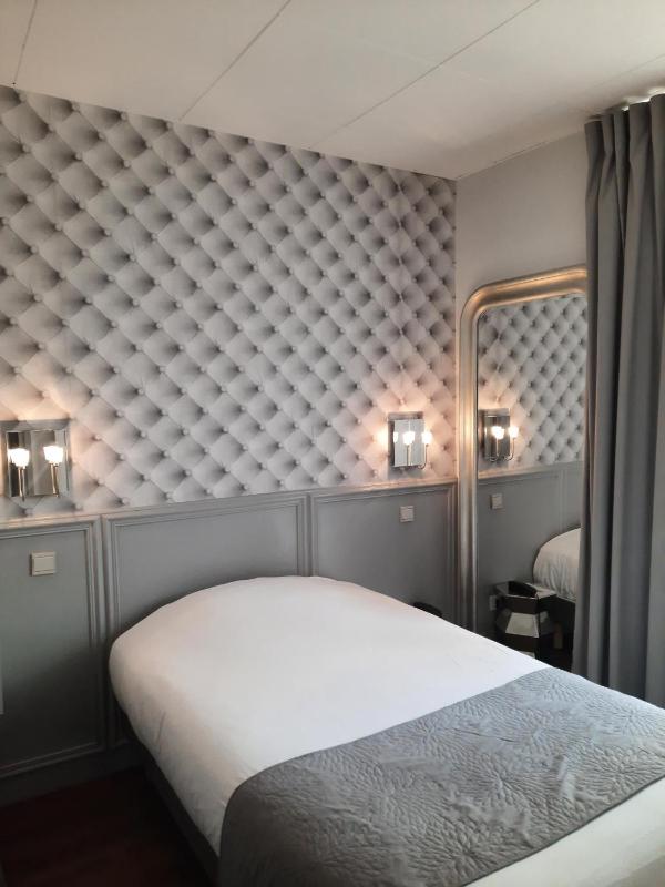 Superior Single Room image 1