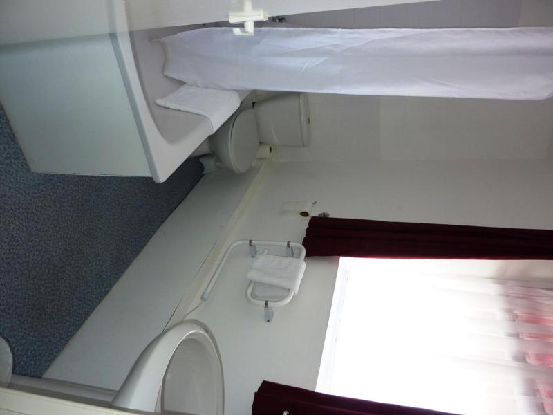 Single Room image 3