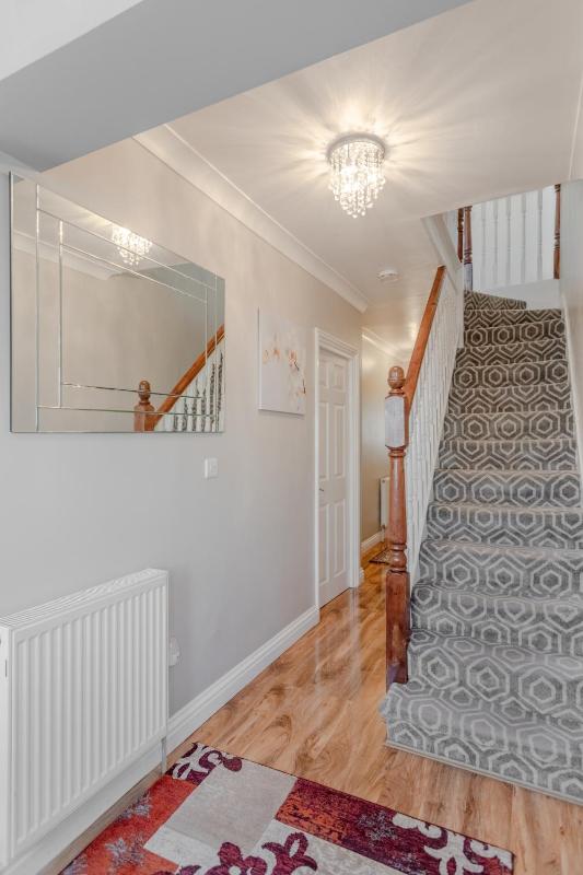 Twin Room with Shared Bathroom image 1