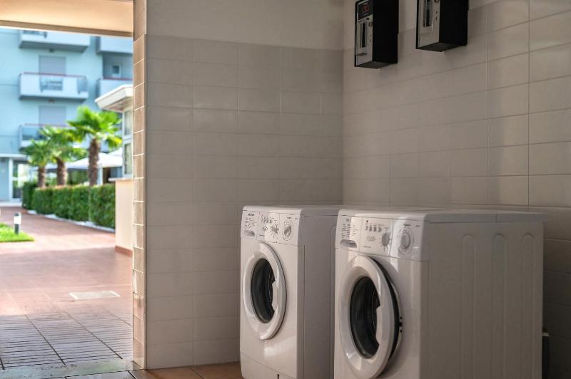 Domino Suite Hotel & Residence - image 6