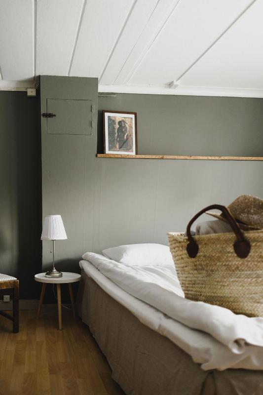 One-Bedroom Apartment image 4