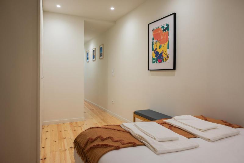 Cosy House Downtown Porto with swimming pool and AC - image 16