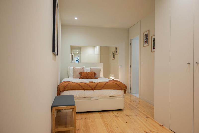 Cosy House Downtown Porto with swimming pool and AC - image 11