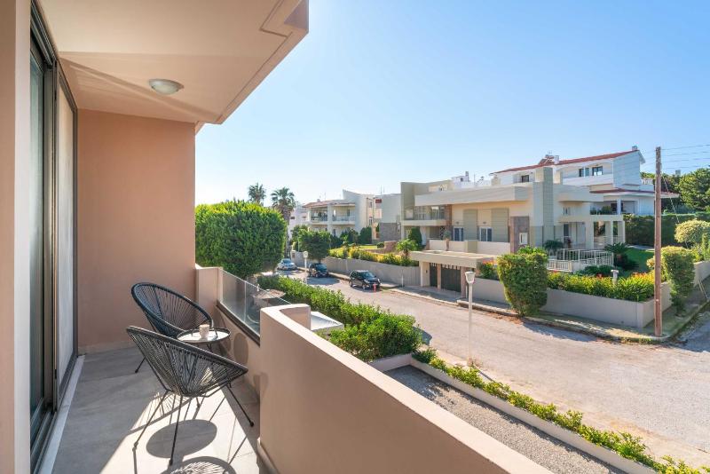 Golden Sun Luxury Apartment Adults Only - image 11