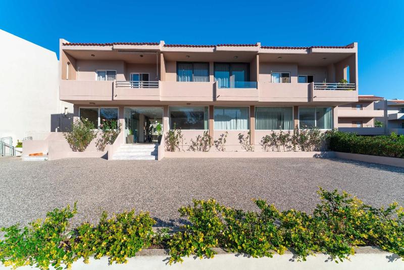 Golden Sun Luxury Apartment Adults Only - image 8
