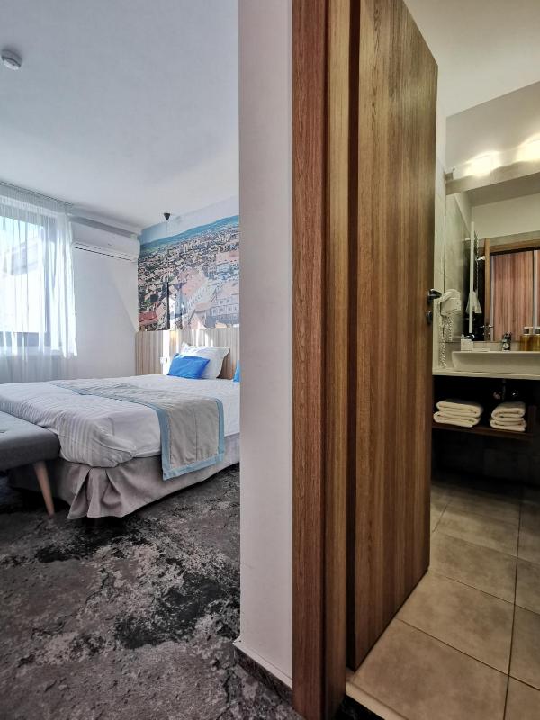 King Room image 2