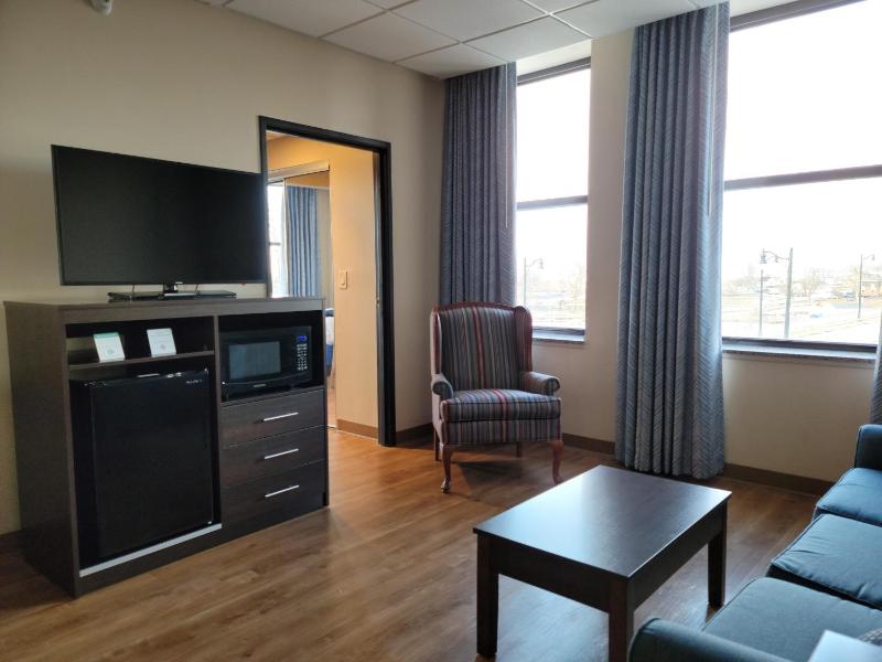 Suite with Lake View image 4