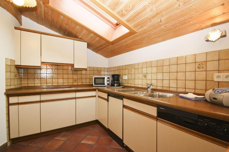 One-Bedroom Apartment image 4