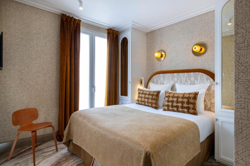 Standard Double or Twin Room image 2