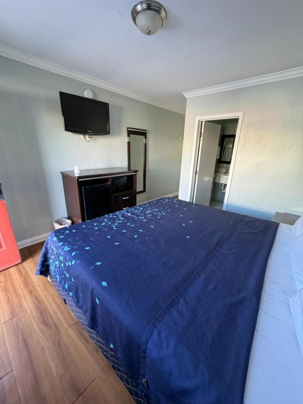 La Cienega Inn Motel - image 16