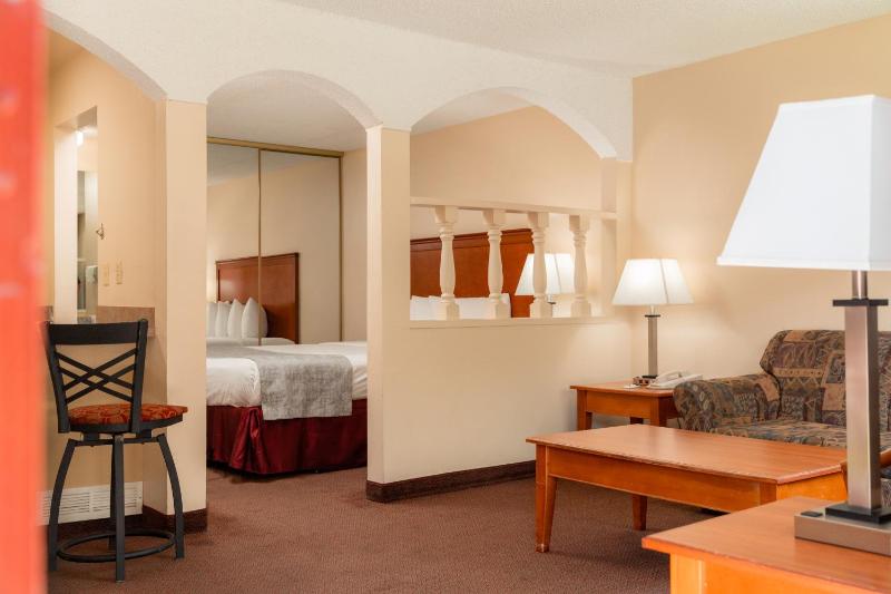 Standard Queen Room - Non Smoking image 3