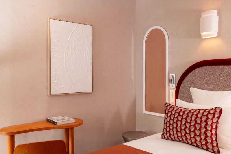 Superior Double or Twin Room image 4