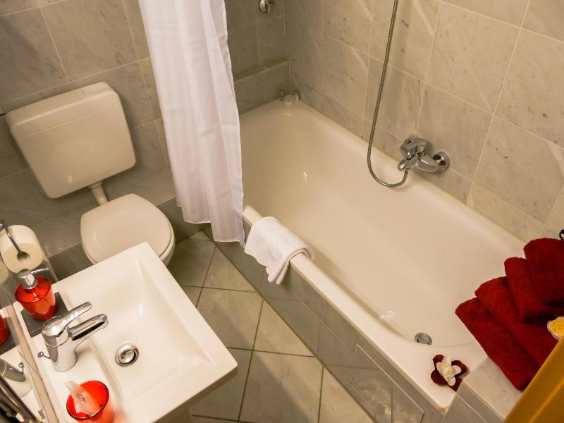 SOHO Private Zimmer & Rooms Im Herzen der Altstadt - image 31