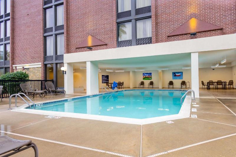 Drury Inn & Suites Houston Galleria - image 29