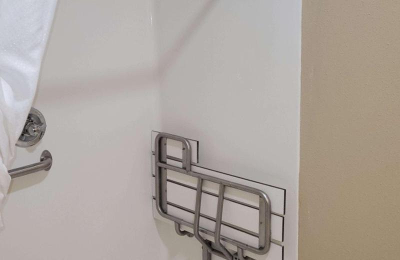 King Room with Roll-in Shower - Disability Access - Non smoking image 3