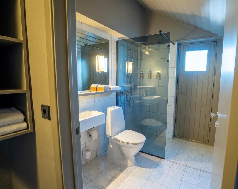 Standard Double or Twin Room image 3