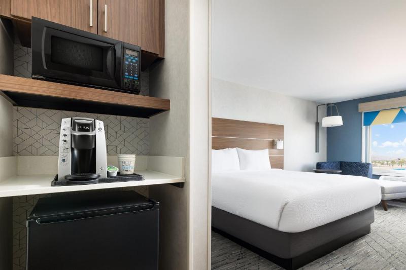 Standard Room image 4