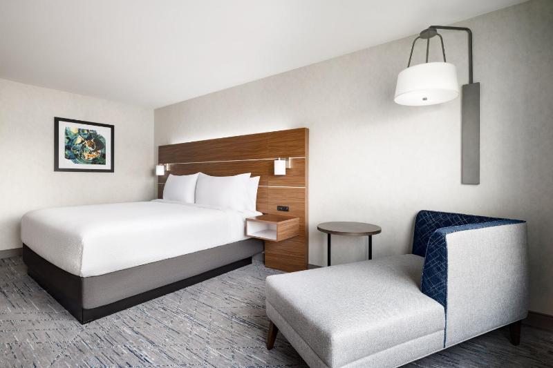 Standard Room image 2
