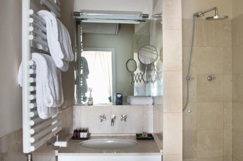 Suite with City View image 2