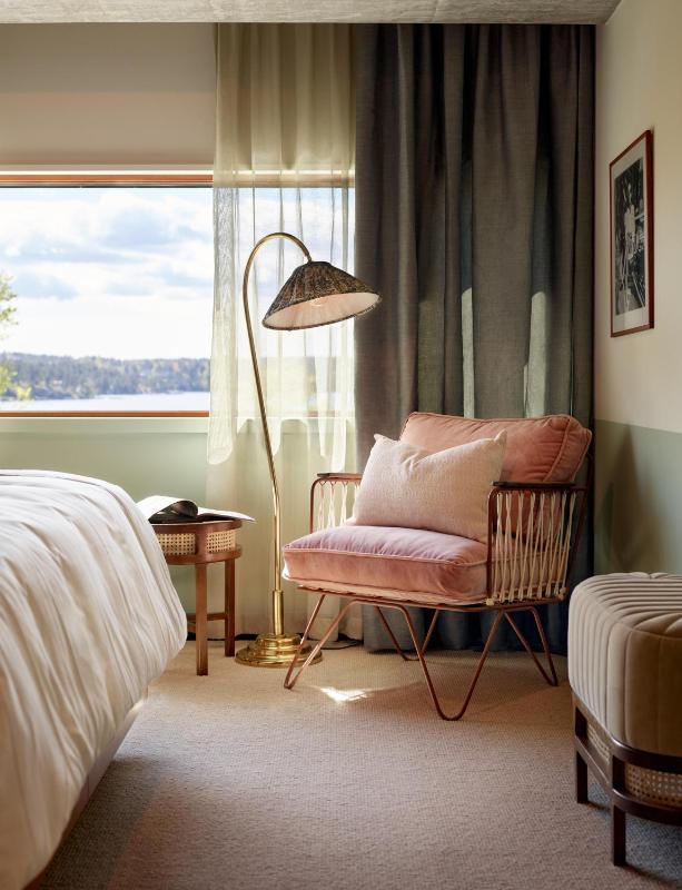 Deluxe Double Room image 4