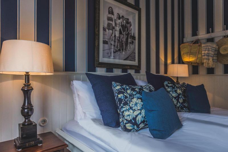 Superior Double Room image 4