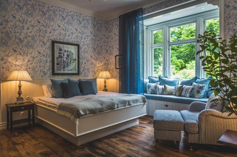 Superior Double Room image 3