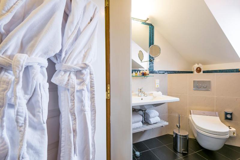 Deluxe Double Room image 3