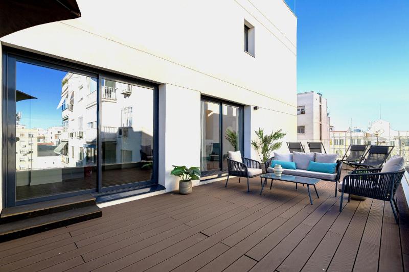 Feelathome Goya Apartments - image 2