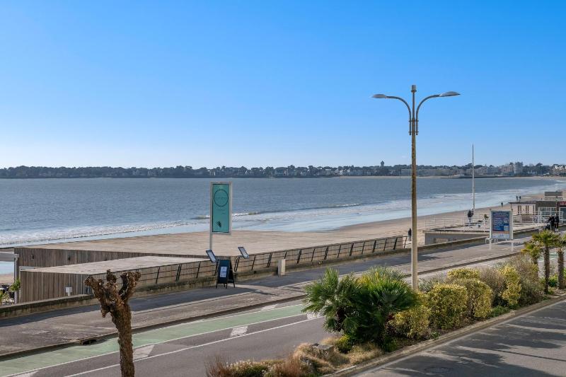 Échappée à 4 - Superbe vue mer - 30m de la plage - image 4