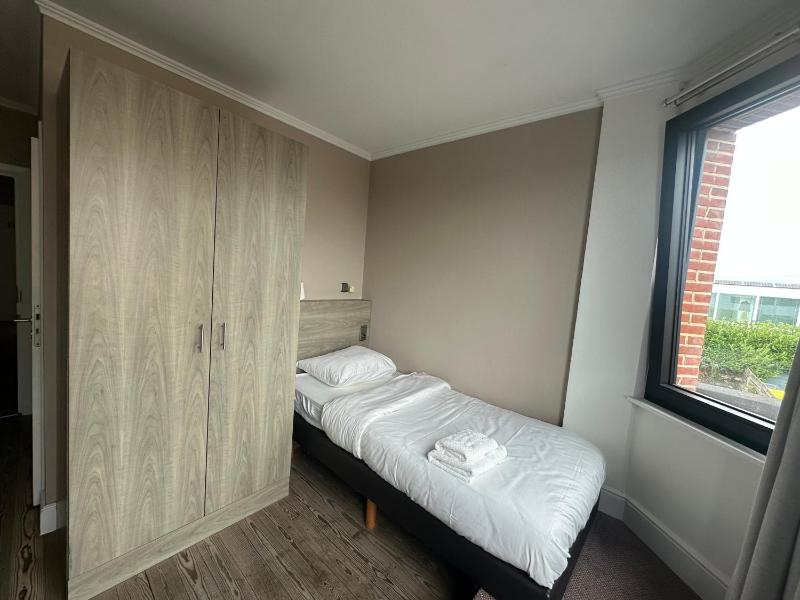 Single Room image 4