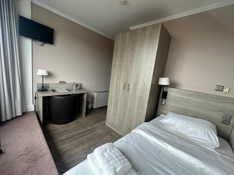 Single Room image 1
