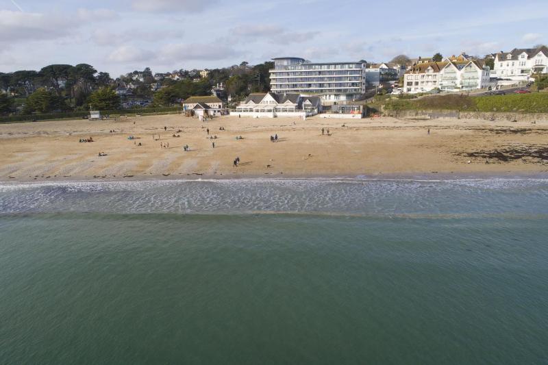 Oceans Eleven - Sea view - Secure parking - Footsteps from beach - image 33
