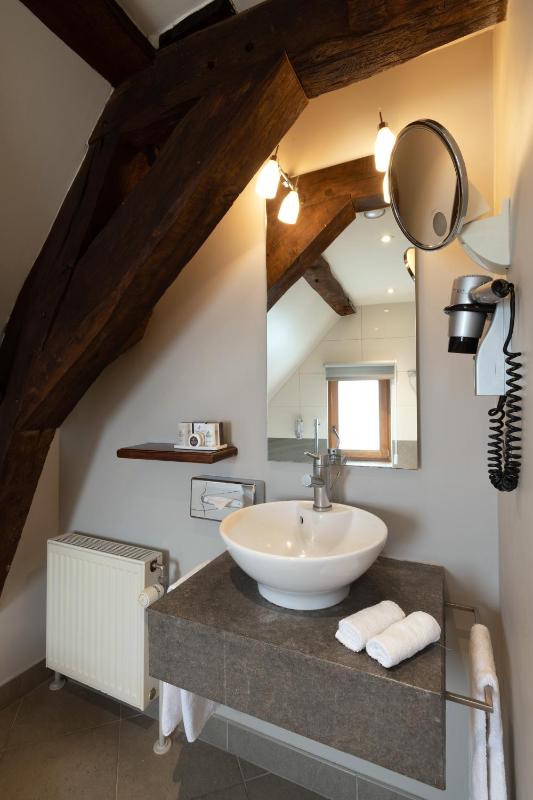 Standard Double Room image 4