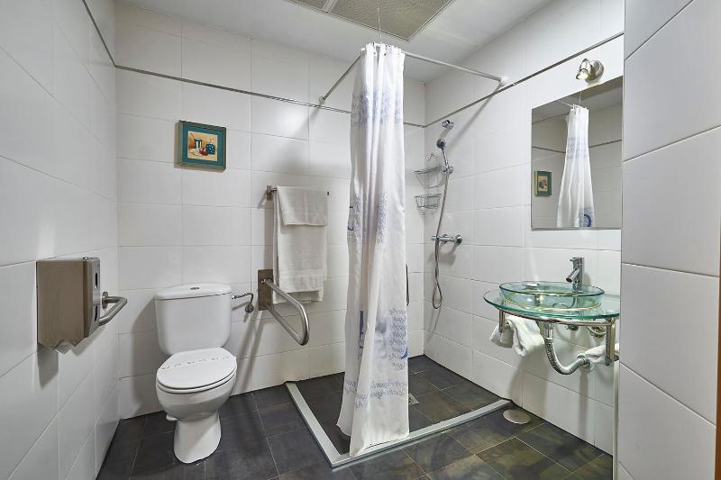 Double Room - Disability Access image 2