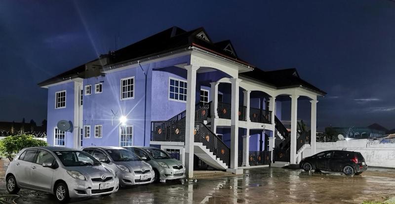 Tropical Oasis in Accra - 2 Bedroom Apartment - image 1