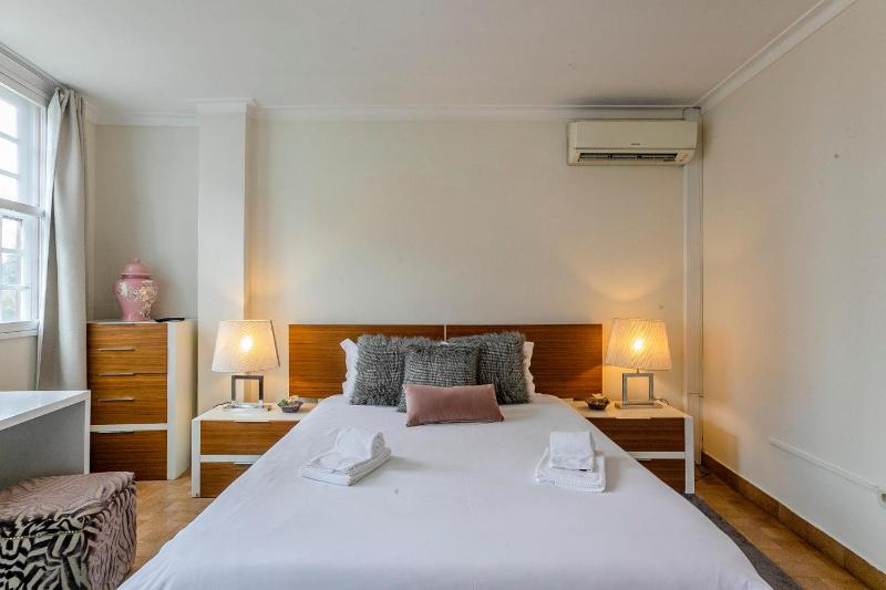 Stunning Clerigos Duplex apartment in the heart of Porto - image 13