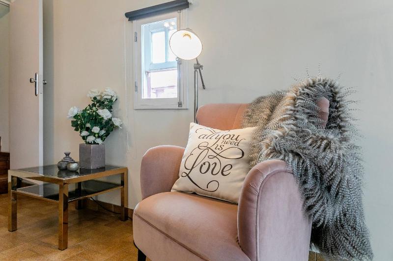 Stunning Clerigos Duplex apartment in the heart of Porto - image 12