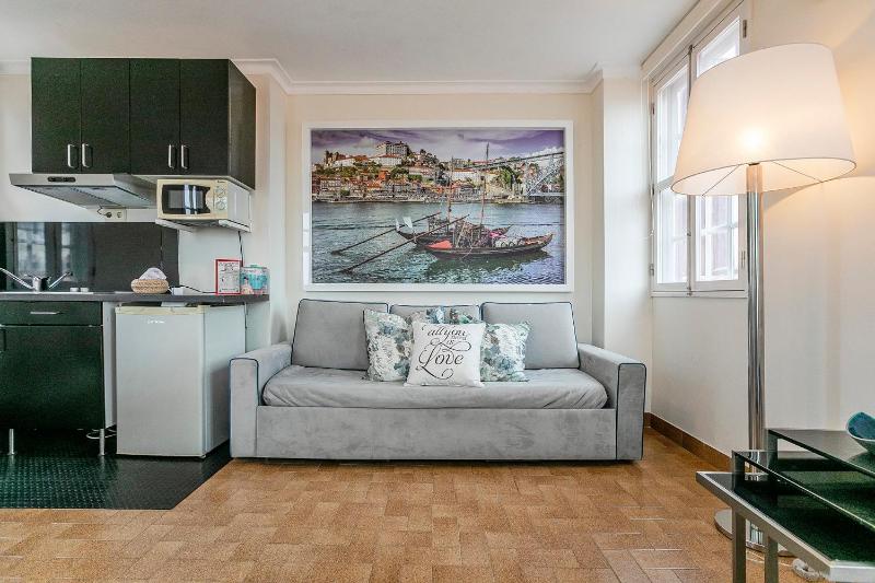 Stunning Clerigos Duplex apartment in the heart of Porto - image 6