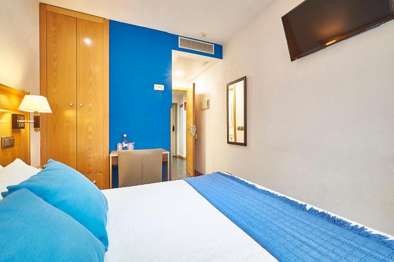 Double Room image 1